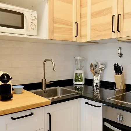 Peaceful & Spacious With Parking & Queen Bed *