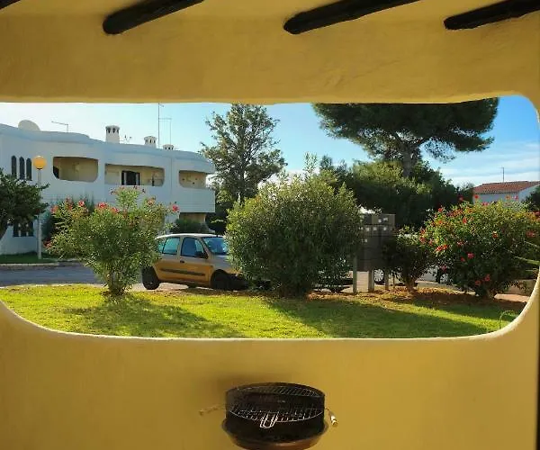 Peaceful & Spacious With Parking & Queen Bed *