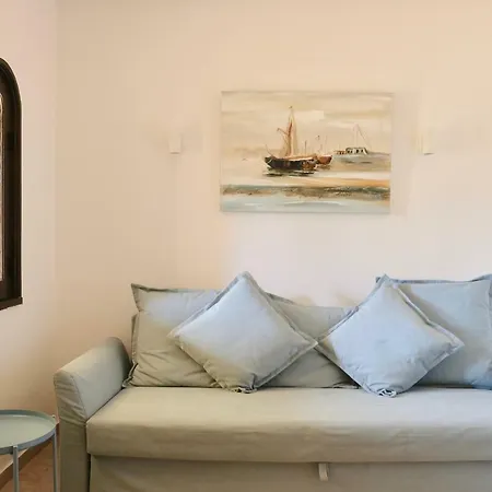 Apartment Peaceful & Spacious With Parking & Queen Bed *