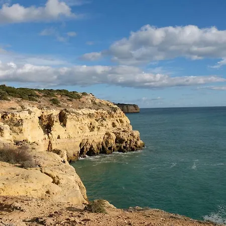 Peaceful & Spacious With Parking & Queen Bed Apartment Carvoeiro (Lagoa)