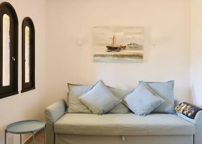 Apartamento Peaceful & Spacious With Parking & Queen Bed *
